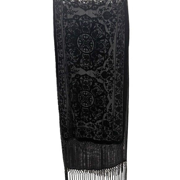 Chic Black Floral Patterned Scarf/shawl  with Fringe - Picture 3 of 6